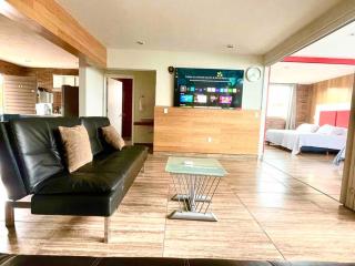 Lujoso y Amplio Loft con Alberca Climatizada, Dos Jacuzzis, Lujo y Amenidades, Terraza con Asador, Cuernavaca Somos los Únicos en Ofrecerte para tu Uso Personal y Exclusivo Dos Jacuzzis Premium con Agua Caliente y Sistema de Hidromasaje, Tipo Spa! - Cuernavaca - 2