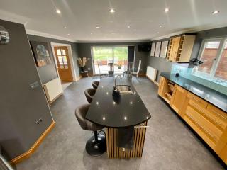 Countryside family home - - 6