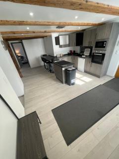 Appartement proche de la Suisse - - 4
