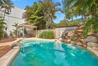 Coral Horizons Ocean View Apartments - Palm Cove - 2