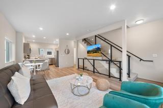BRAND NEW Fully Updated Condo 918 in Anacortes - Anacortes - 6