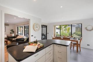 Kookaburra Beach House - 3 bedroom home - Tura Beach - 2