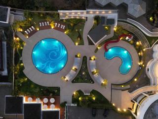 Surya Hotel & Cottages Prigen - Tretes - 7