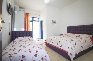 Inn Hotel - 6