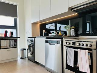 Enjoy Scenic 1BR with BeachAccess Parking at Pixel504 - Abu Dhabi - 2