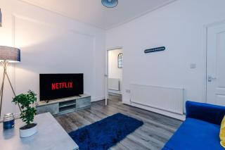 Spacious house near City Centre -Sleeps 8 - Parking - Liverpool - 2