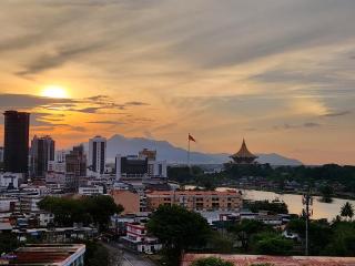 Kuching Town DeSunset - Balcony with Amazing View - Kuching - 1