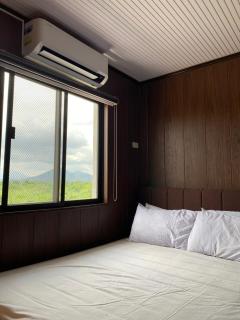 Emilio's Staycation House - - 6