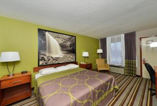Super 8 by Wyndham Clarksville Northeast - Clarksville - 4