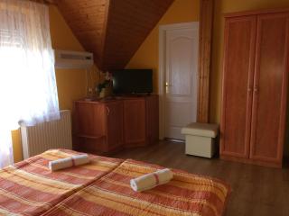 Napsugár Vendégház-Apartman - Vonyarcvashegy - 9