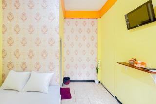 Sion Homestay Mitra RedDoorz near Terminal Kertajaya Mojokerto - - 8