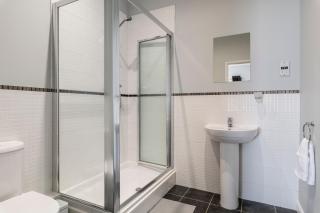 2BR 2BA Apartment - Emperor Beds - Free Parking - Near LGW Airport - Crawley - 7