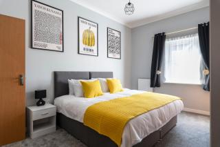 2BR 2BA Apartment - Emperor Beds - Free Parking - Near LGW Airport - Crawley - 0