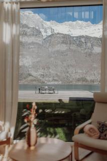 Stunning and Modern House On The Lake - Quarten - 2