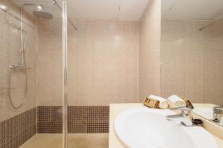 Sea view apartment with private garden and jacuzzi in Balcones del Lago, Istan - El Angel - 3