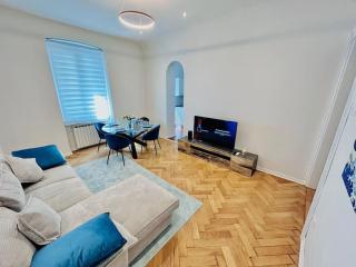 IVI - Boutique Home - 1