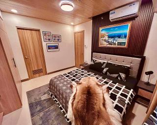 Ultimate Comfort Prime Location 2BR Condo with King Bed near Airport Mall of Asia Fast WiFi and Free Parking - Manila - 4