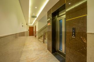 The Plaza Arch Premium - Indira Gandhi Int'l Airport - 1