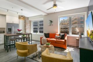 NOLA Charm - Luxury 4-Bed Retreat Steps from French Quarter - New Orleans - 9
