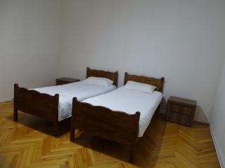 Vake Super Quiet and Comfy Apartment with a Yard - Tbilisi - 8