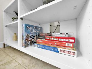 Lake View 4 Bedroom Pool Home - 7