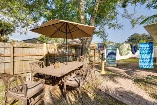 Yard & Lanai: Sun-Soaked Venice Escape! - 9