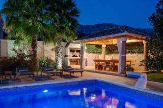 Villa Antura with private heated 50sqm pool, 3 bedrooms, 3 bathrooms, and gym - Žrnovnica - 9