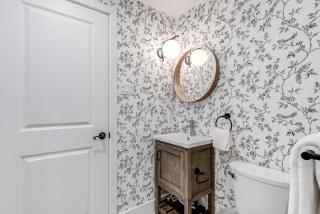 North House - Beautiful Vieux 2 Bedroom Apt - 2