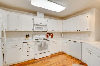 Tasteful Tualatin Home 40 Mi to Willamette Valley - 3