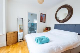 Unique private apartment w/ Easy access to Central London - London - 9