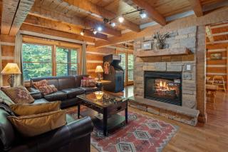 Appalachian Escape Cabin - Private - Secluded -3 acres -Hot tub -Fire pit -Games - 0