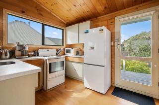 The Beachsider - Te Horo Beach Holiday Home - Te Horo - 4