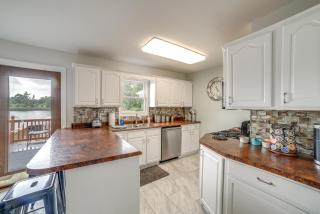 3 Mi to Lake Michigan Lakefront Portage Home! - Portage - 4
