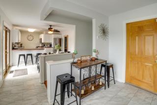 3 Mi to Lake Michigan Lakefront Portage Home! - Portage - 1