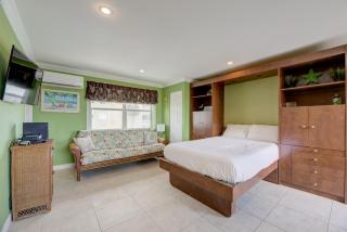 BEACHFRONT Studio Condo - 2
