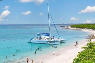 1st floor, A/C Everywhere, Balcony with Beach View in Luquillo - Luquillo - 3