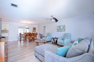 Beautiful home with pool and outdoor space - West Palm Beach - 2