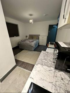 Cozy Aston Villa Studio - 4