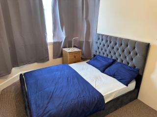 Tomla Inn-3 Beds House - 6 people sleeps-Greenwich Holiday Short Let - Plumstead - 9