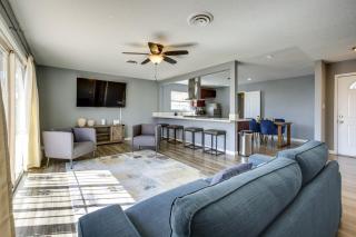 Pet-Friendly Las Vegas Home with Pool 2 Mi to Strip - Las Vegas - 0
