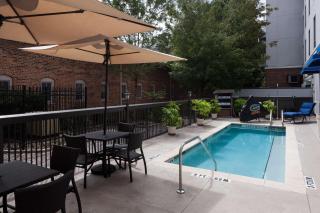 Hampton Inn & Suites Gainesville Downtown - Gainesville - 2