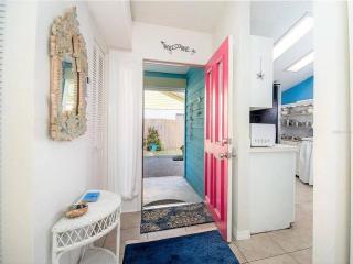 Charming Vintage Haven - Tarpon Springs - 7