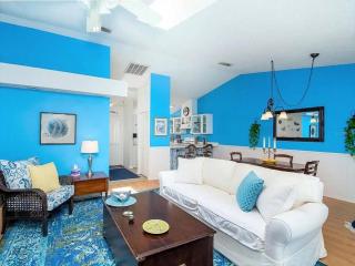 Charming Vintage Haven - Tarpon Springs - 2