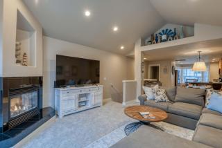 The Cozy Corner - Rockaway Beach - 5