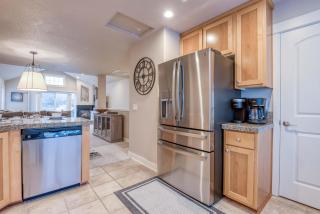 The Cozy Corner - Rockaway Beach - 1