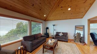 Om Home - Lincoln Beach - 3