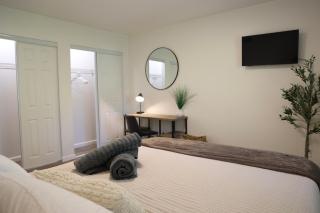 5-BR Serene Retreat Near CLE* Dogs welcome! - 5