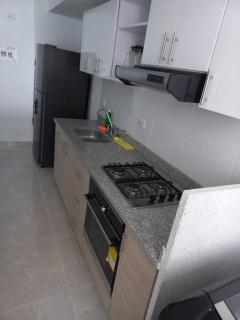 Hermoso apartamento con piscina ubicado cerca a los principales centros comerciales - Ibagué - 1