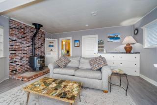Beachside Bungalow - Rockaway Beach - 4