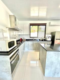 Muna house and private pool - AC - optic fiber Wi-Fi - 3 pers - Punaauia - 3